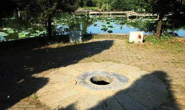 此地官员修一井来治水灾,其中镇压一条龙,产生灵异现象至今成谜