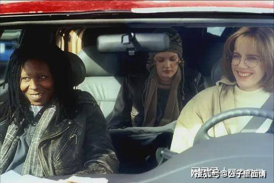 其次是1994年的西部片《致命女人香》,这是一部以女性为主角的动作片.
