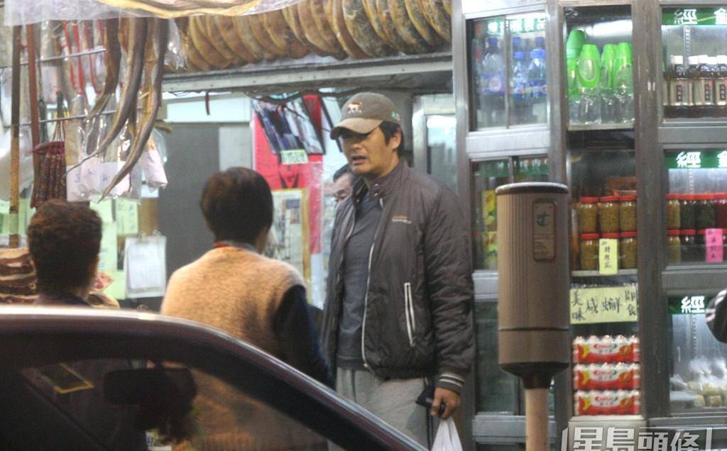 周润发3亿豪宅变内地游客打卡点!围墙高筑显气派李小龙曾是邻居