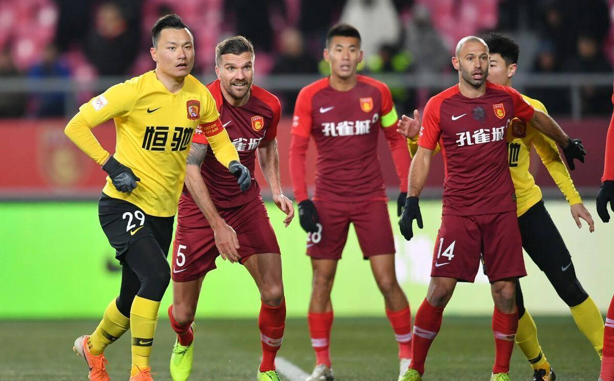 作秀?郜林告诉冯潇霆做教练力挺广州队,曾看豹队未支援郑智团队