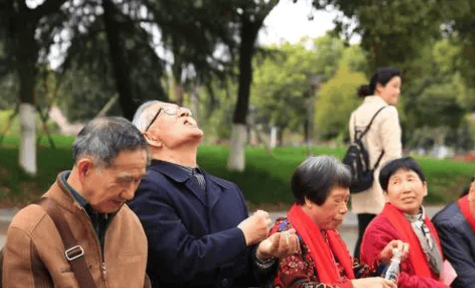 多多积累福气_生活_李伯来_老大爷