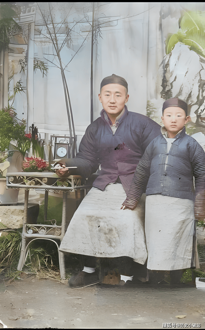 上色老照片:隐蔽战线旧县侦通站;瞿秋白与杨之华及女儿的合影