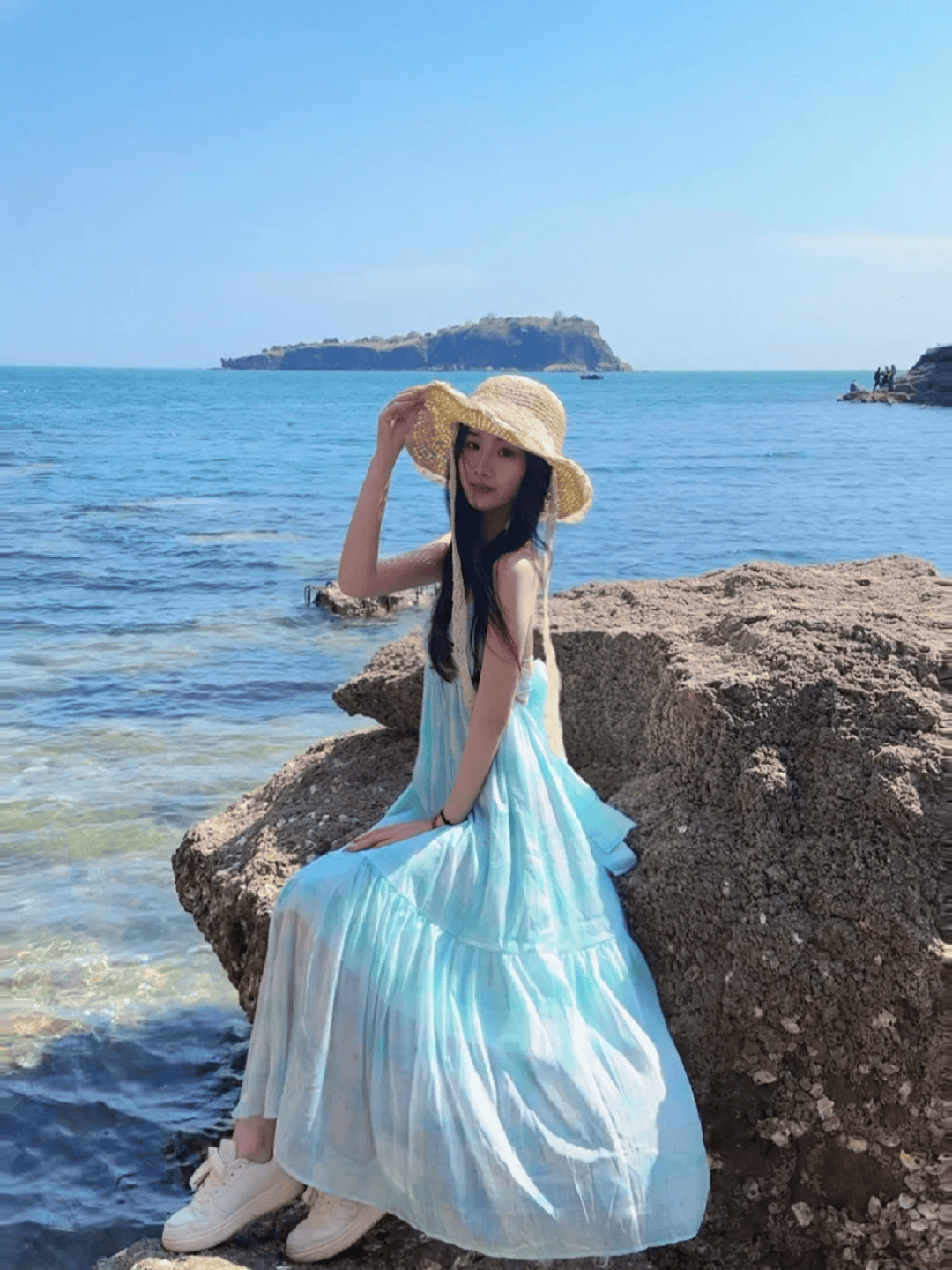 夏日的大连,是一座以浪漫海岸线和清新海风闻名的城市,每年吸引着无数