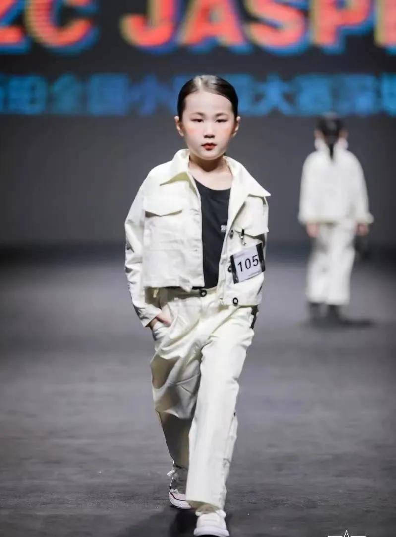 第一童星专访|最受欢迎小超模-何美慧【勇往直前,童星闪耀】