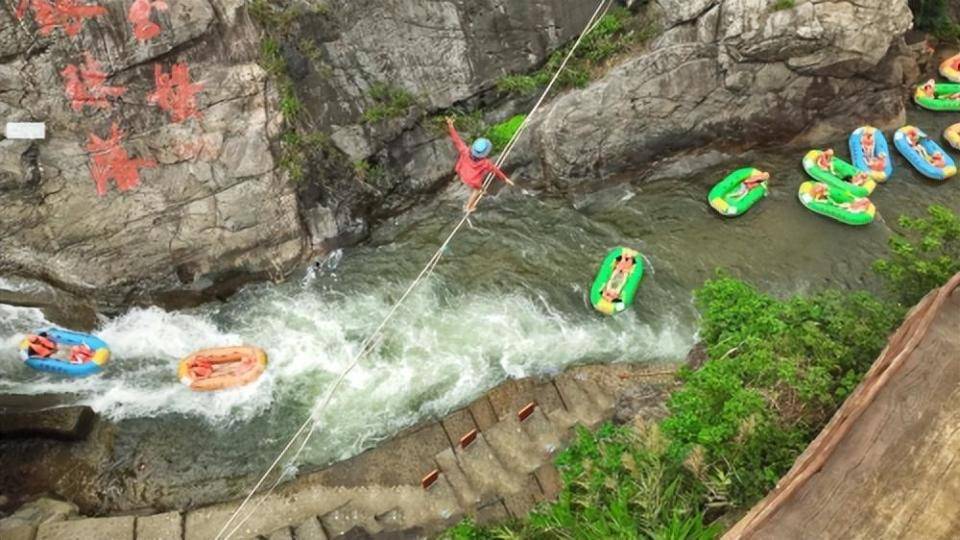 亚洲高空扁带第一人施海林在黄腾峡备战扁带世界杯
