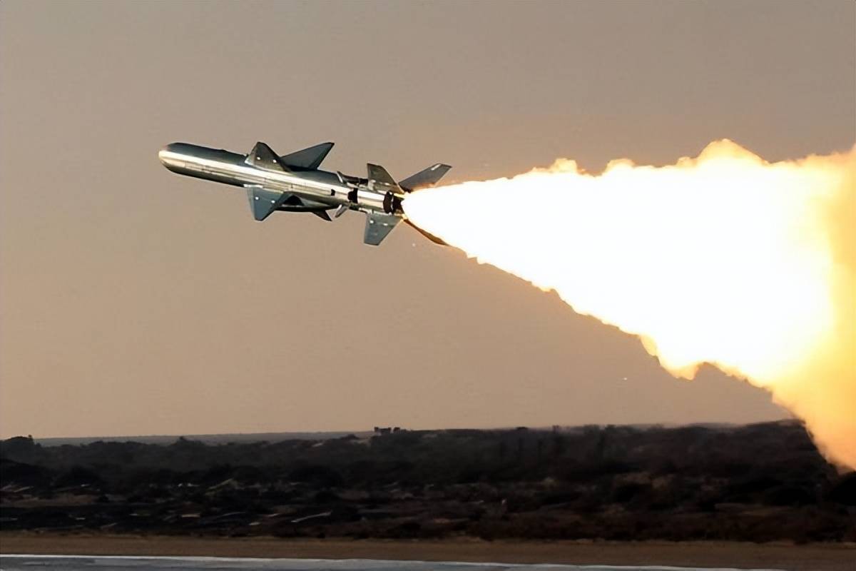 如虎添翼,美f35战机装备射程500公里的jsm导弹,中国如何应对?