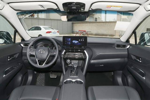 两款豪华plus版车型的车身尺寸为:4780*1855*1660mm,轴距为2690mm