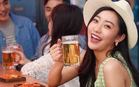 女性在经期不能洗头发吗?妇科医生:有5件事,真不能在经期做