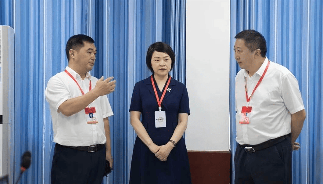 南充市市委常委宣传部部长廖雪梅到白塔中学检查高考工作