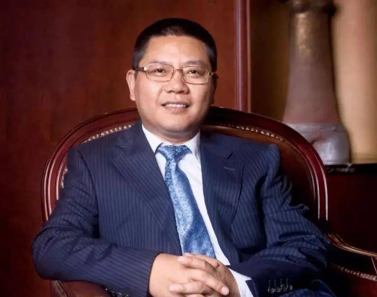 身家195亿的富豪假扮农民工,到工地上班,第一天就差点被开除