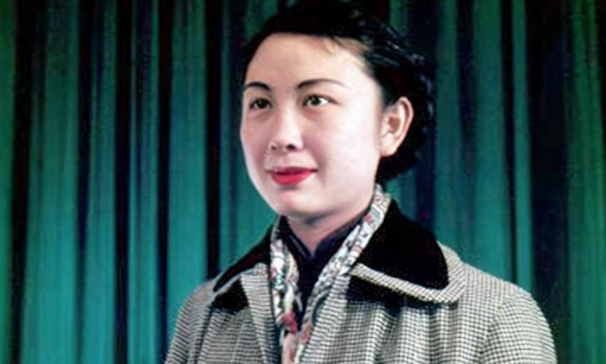 黄梅戏皇后严凤英的三段爱情故事,未婚生子也毫不在乎