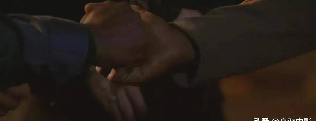 年年被骂的港片,终于杀出一部黑马!