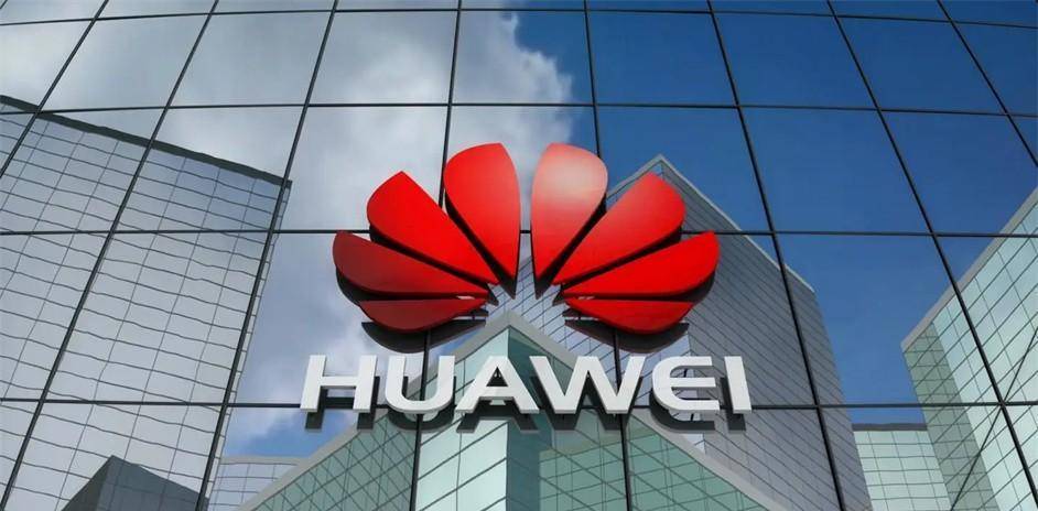 了很多人梦寐以求的在华为工作的机会,转而加入了刚刚成立的腾讯公司