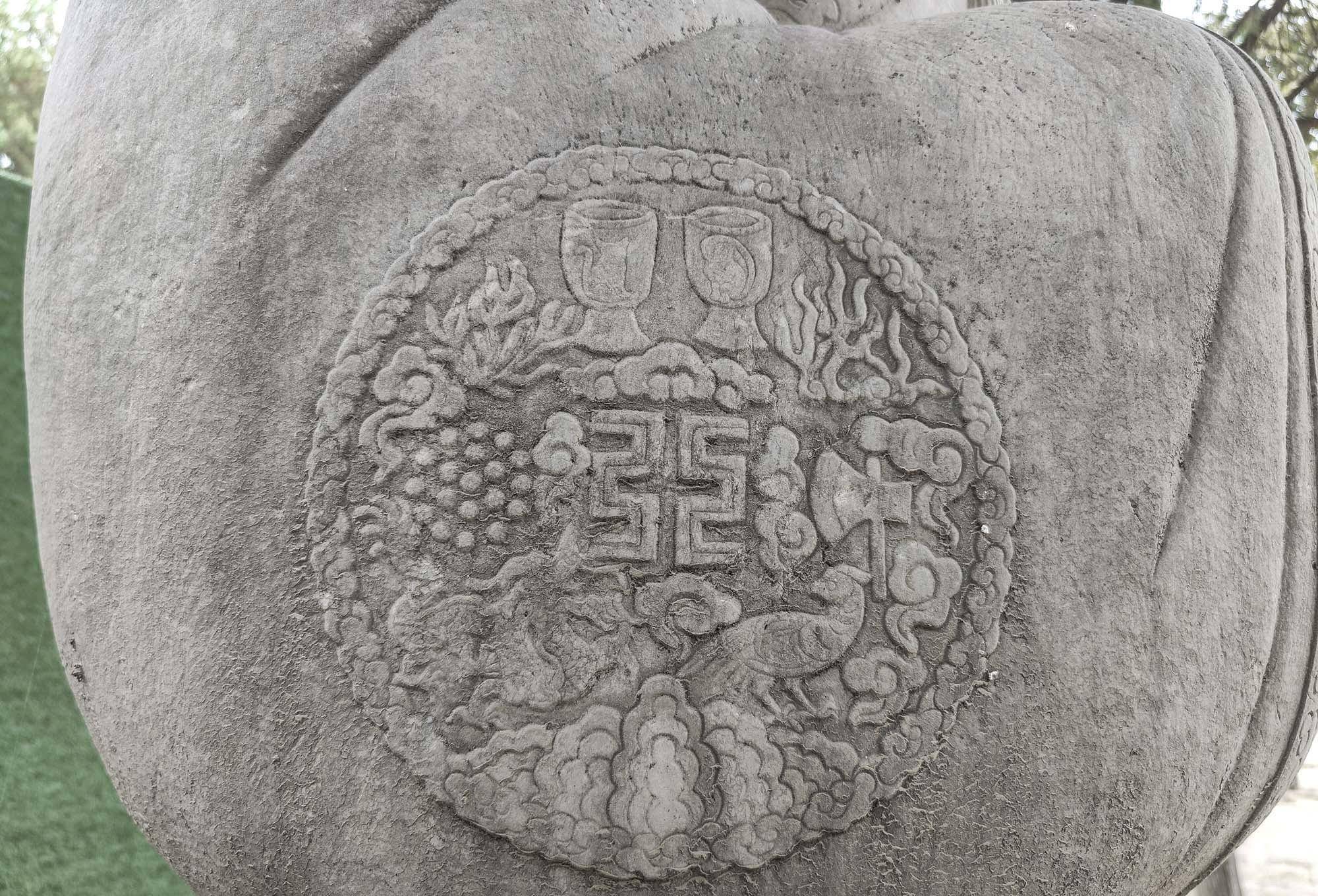 清末"第一大恶人",死后圆了皇帝梦,解放后幸免挖坟暴尸,命好