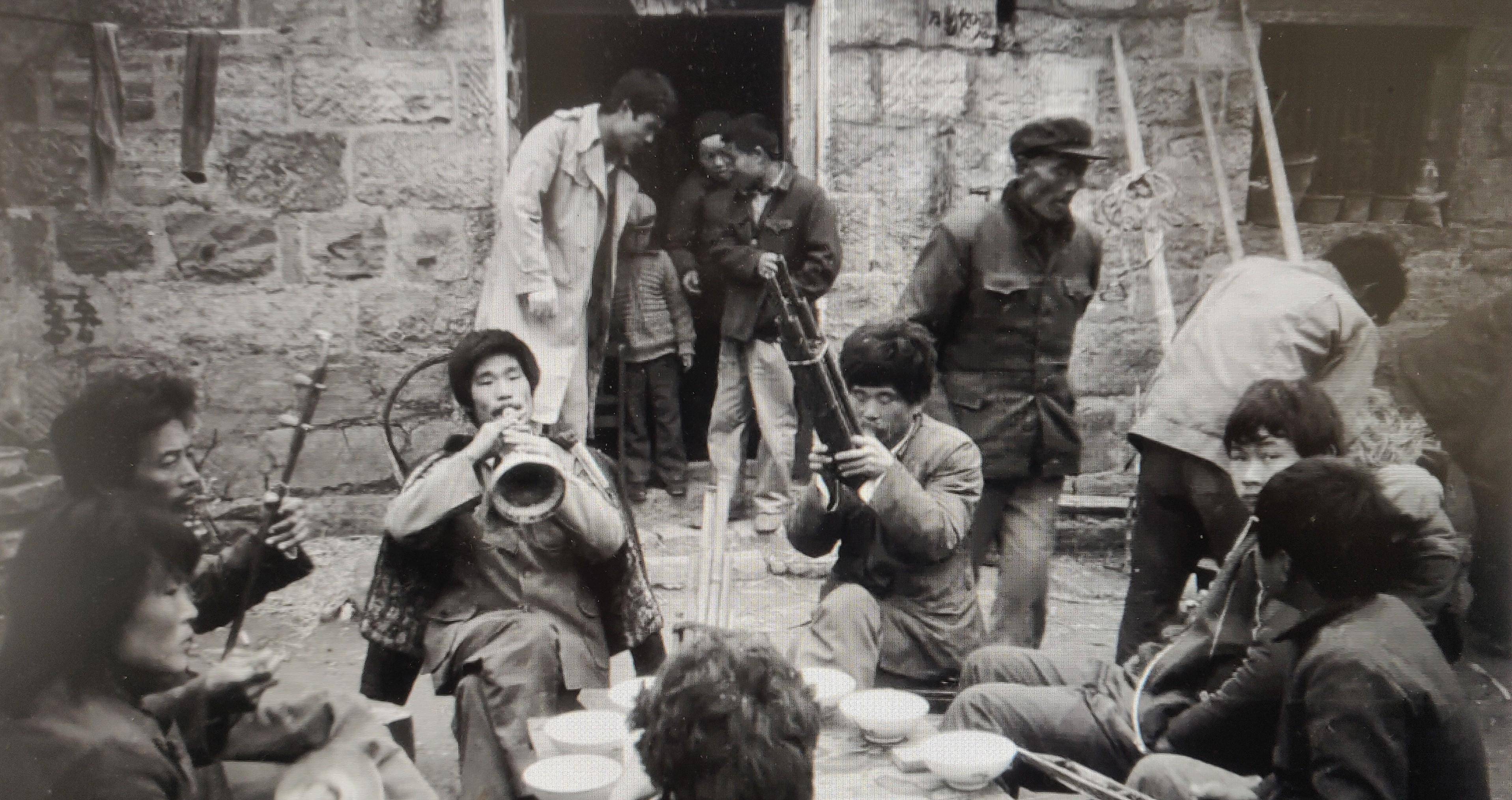 59岁台湾老兵回乡,晚年想寻个老伴,邻居:叔,您看我妈行不行