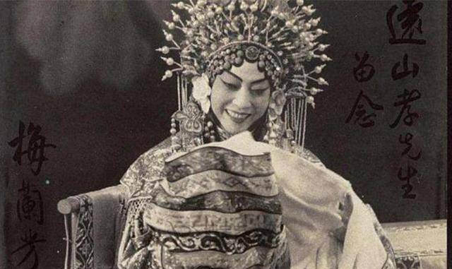 很多家长也不希望自己的孩子男扮女装,走到台前雌雄莫辨.