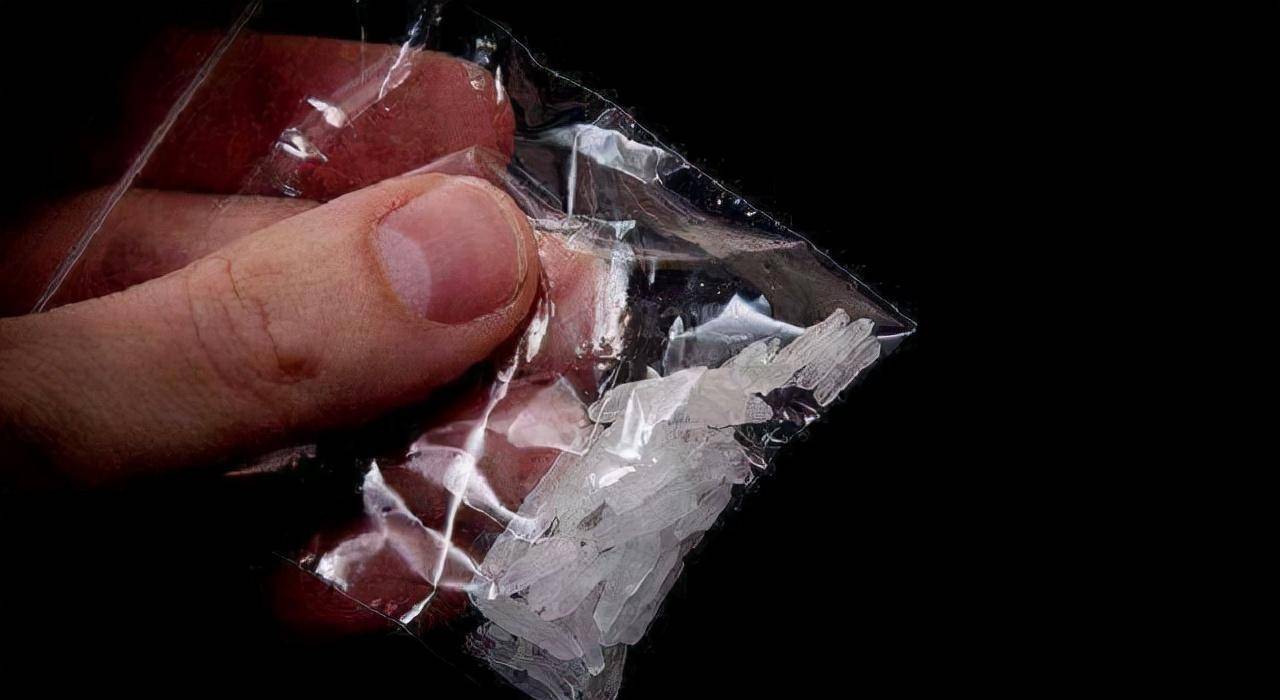 大毒枭刘招华:制毒几十吨逃亡9年,逃亡途中还因中彩票上了电视