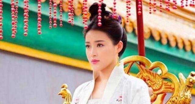 皇帝召幸宠妃,宫女:梦中神人说我会生儿子,皇帝:换你来侍寝