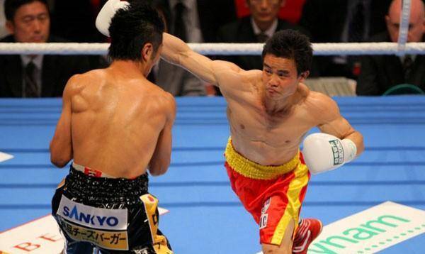 熊朝忠:1.55米的矿工,却夺金腰带逆袭世界拳王,娶小10岁女主播