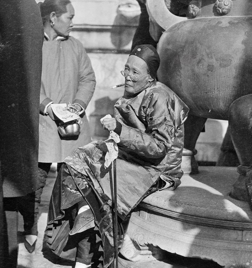 清朝老照片:百姓衣着破烂,天子脚下的北京很荒凉!