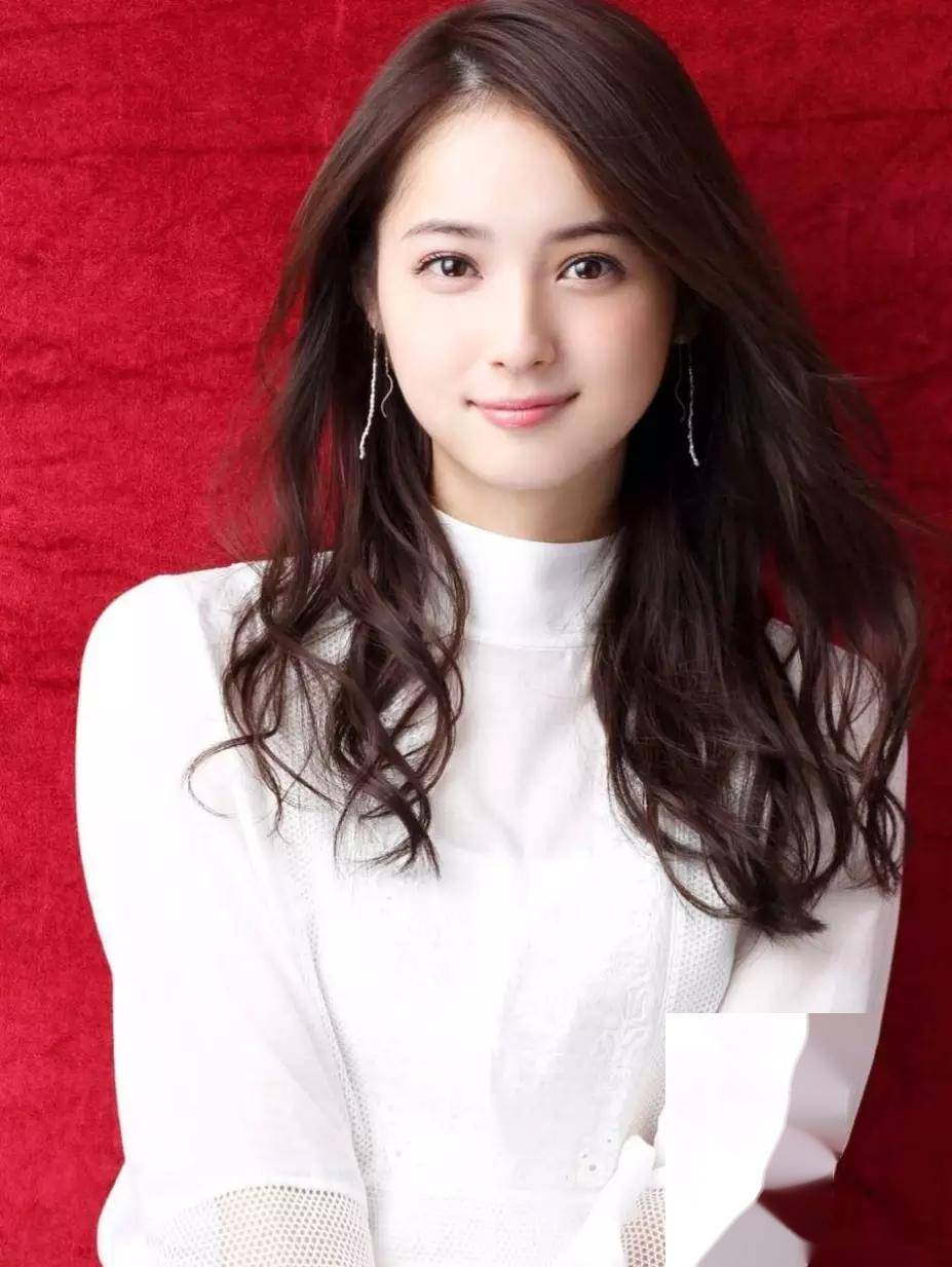佐佐木希写真大赏:美貌与才华的完美结合,女神的风采!