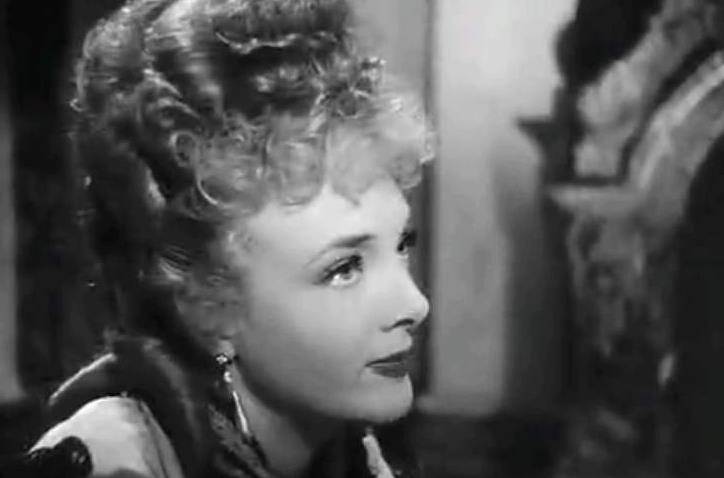 《羊脂球》:一辆马车上的世间百态,荒诞时代尽显人性本色