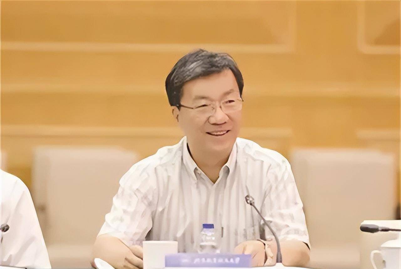 湖南小学生发现教科书有错误,致信教育部部长,得到的回应是什么_谢思