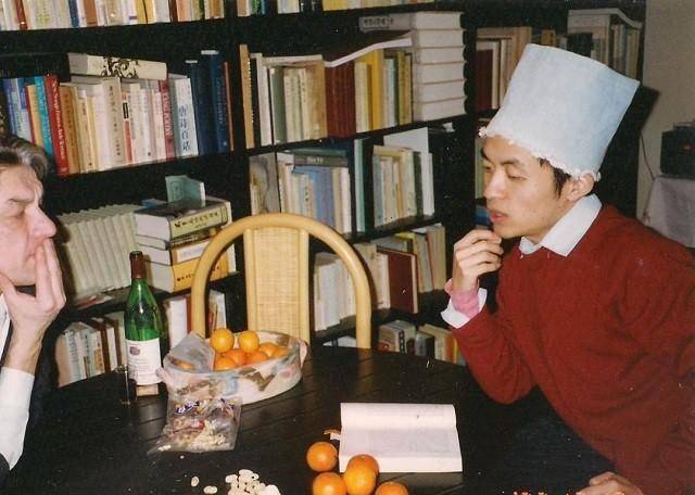 顾城:自由和纯粹的诗人,诗歌给予他天真任性,也吞噬了他和妻子