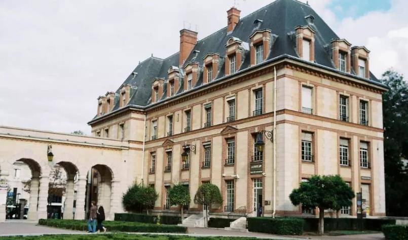法国里昂第二大学图片