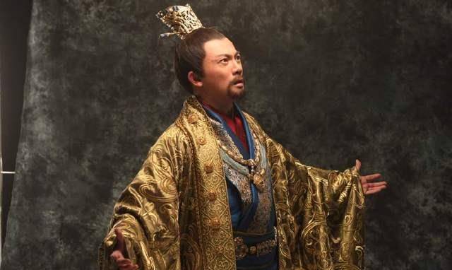 初封渤海王,后改封陈留王,汉灵帝挂了以后,起初是大将军何进与何太后