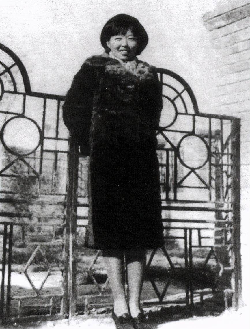 萧军:她有才能,但没