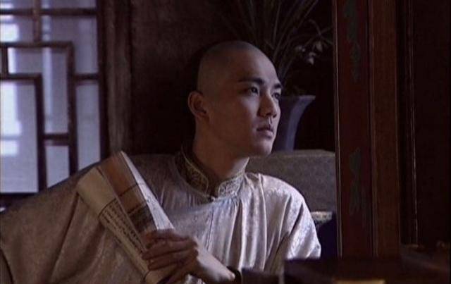 少年时青梅竹马的恋人谢娘进了皇宫,这是他的第一道情伤,好不容易结婚