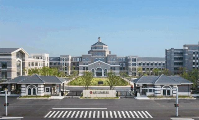 重点高中震川高级中学,上海华二昆山国际学校在侧,项目北侧高中教育
