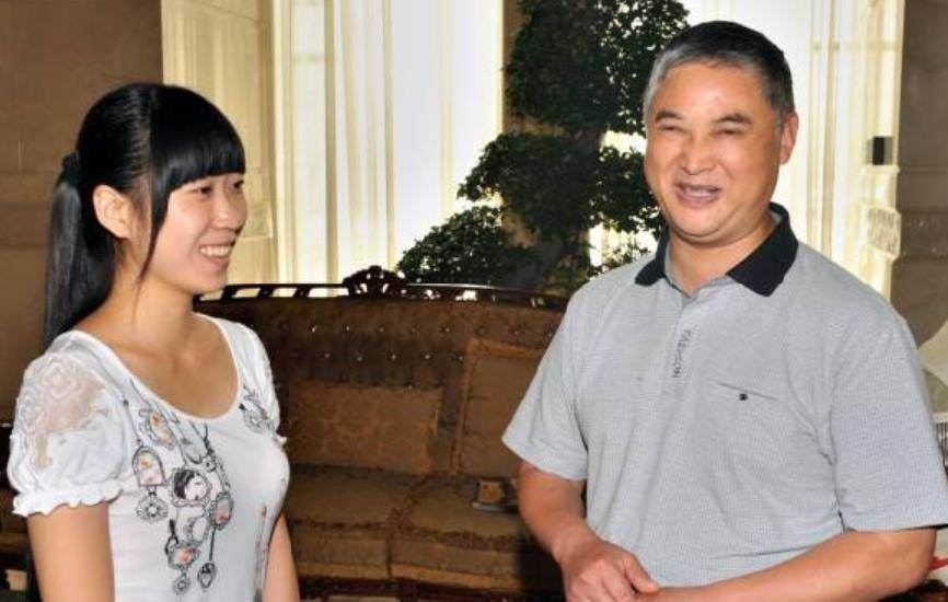 感动中国的盲人:流浪卖艺18年,为拯救残疾儿童,凑125万盖学校
