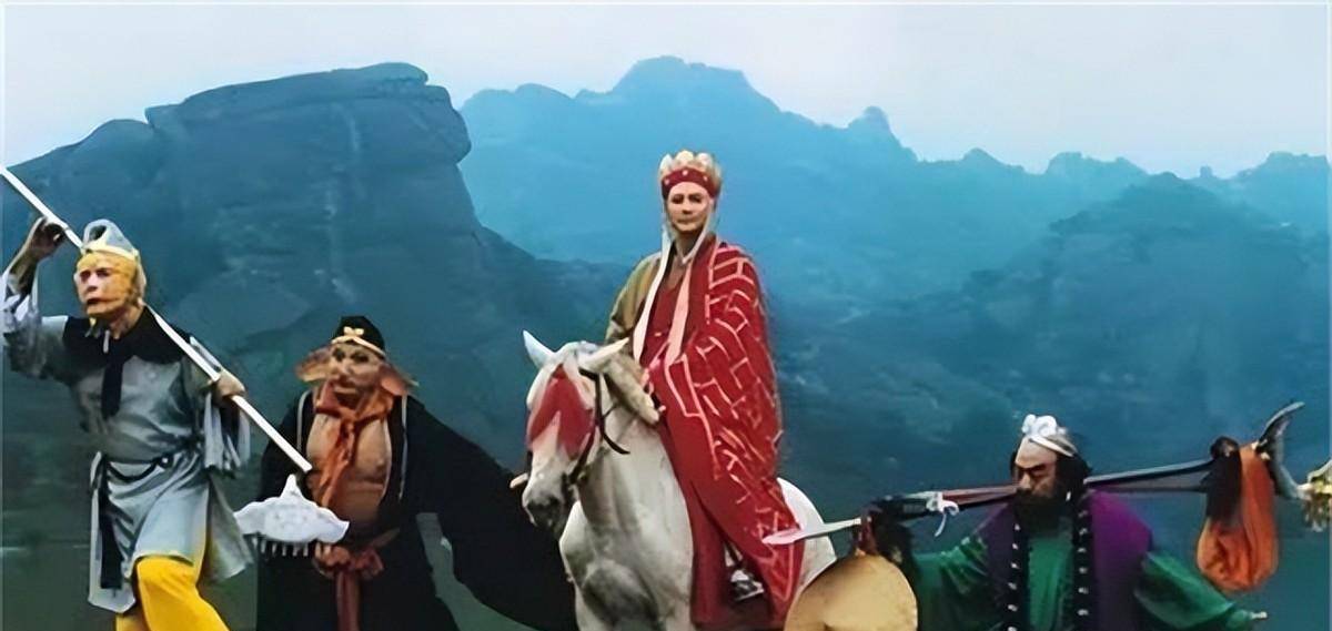 取经成功后,小白龙第一件事为何是跳化龙池?不跳会有什么后果?