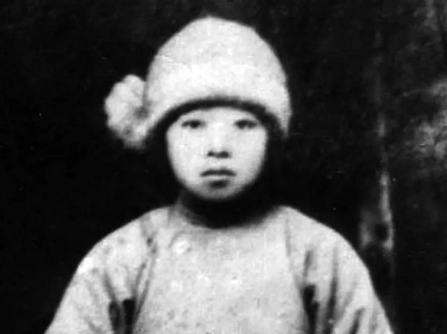 她是鲁迅的得意女徒,一生四嫁,31岁客死他乡_萧红_汪恩甲_萧军