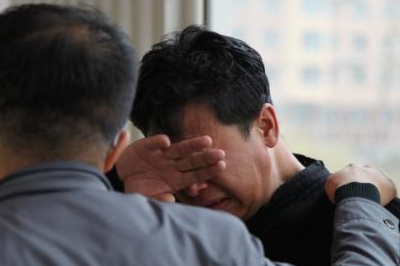 儿子离家出走,母亲让养女将他找回,遗产分配下来,儿子哭了_王元五_小