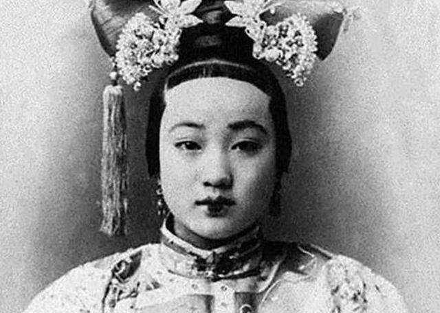 为何珍妃被当众杖刑?