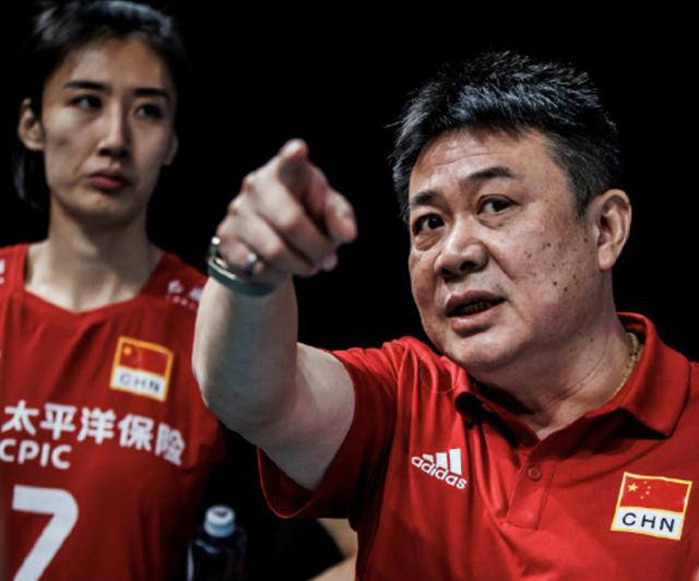 蔡斌执教历程:岁月无情,压力之下容颜消瘦_球迷_中国女排_联赛