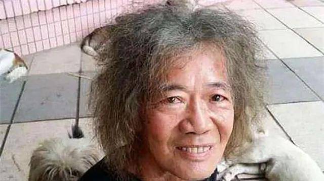 可是,还有一群人,是介于这两者之间的,譬如郑六三.