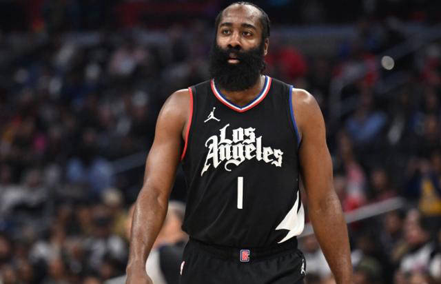 华莱士对哈登的评价引发人们对哈登职业生涯更深入思考.