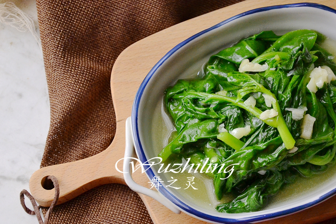 木耳菜,原名落葵,是一种集观赏,食用为一体的花卉型保健蔬菜,因为它的