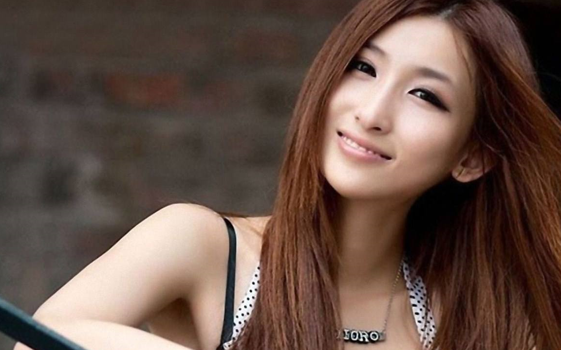 处女座处女座的女孩,为人慷慨,体贴入微,她们天生运势良好,长相标致