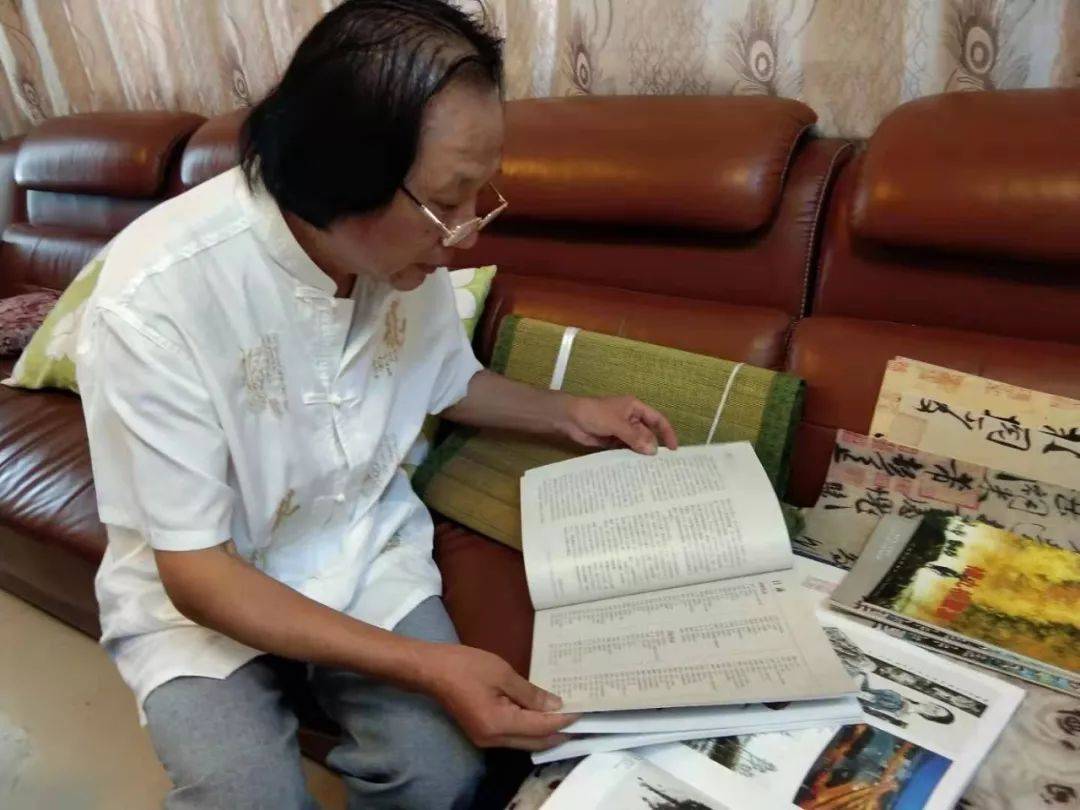 "特别"画家杨九根