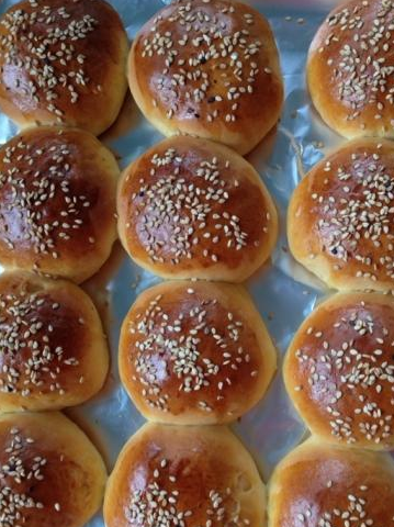 在家也能做的蜂蜜面包,简单方便,松软香甜无添加,自己做才健康