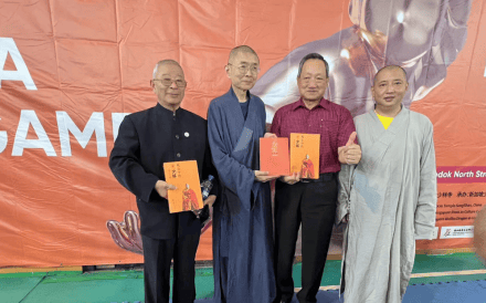 中国嵩山少林寺监院释延崇法师(上图左二)表示:少林文化博大精深,是