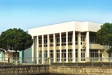 作为电力领域的佼佼者,上海电力大学的毕业生在就业方向主要集中于