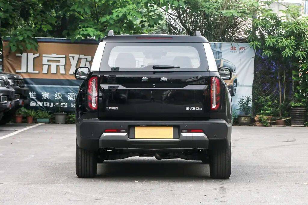 方盒子外观 电动四驱,综合续航1000km,顶配才13.69万,北京bj30