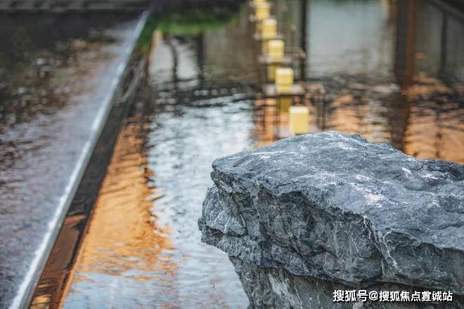 "庐山秀出南斗傍,屏风九叠云锦张"——李白《庐山谣寄卢侍御虚舟》套