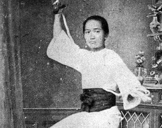 黄飞鸿去世后,妻子晚年回忆说:他长相怪异,我们没什么夫妻感情